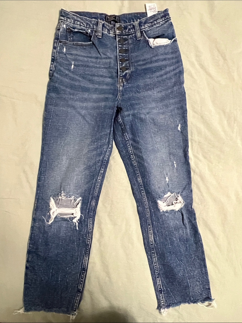 Abercrombie & Fitch Ultra High Rise Mom Jean